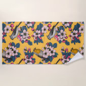 Vogels en bloesems op geel strandlaken (Voorkant)