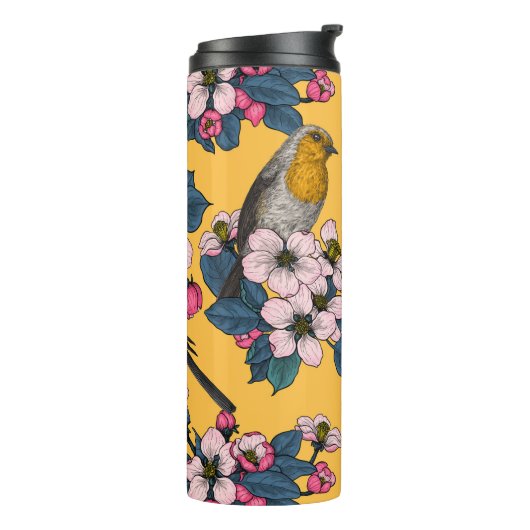 Vogels en bloesems op geel thermosbeker (Gedraaid links)