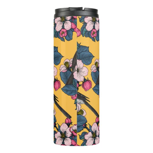 Vogels en bloesems op geel thermosbeker (Achterkant)
