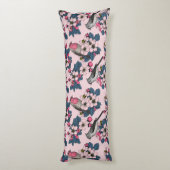 Vogels en bloesems op roze lichaamskussen (Achterkant (Verticaal))