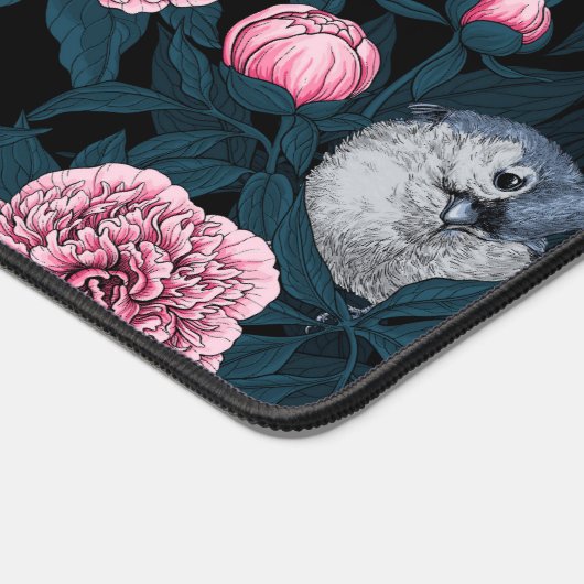 Vogels en roze pioenbloemen met bladeren bureaumat (Hoek)