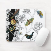 Vogels en vlinder op een zwarte en witte achtergro muismat (Met muis)