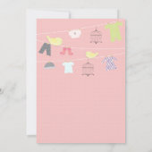 Vogels & Kleding op een draad Baby Douche Uitnodig Kaart (Achterkant)