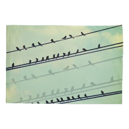 Vogels op draden, blauwe lucht. kussensloop (Achterkant)