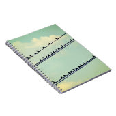 Vogels op draden, blauwe lucht. notitieboek (Rechterzijde)