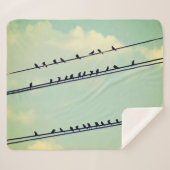 Vogels op draden,  blauwe lucht. sherpa deken (Voorkant (horizontaal))
