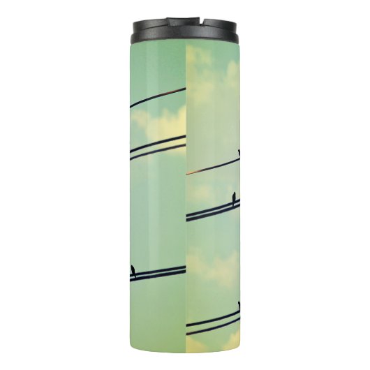 Vogels op draden,  blauwe lucht. thermosbeker (Achterkant)