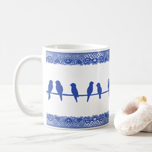 Vogels op drager Blue White Willow Whimsical Simpl Koffiemok (Met donut)