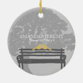 Vogels op een Jubileum van het Park Bench Wedding Keramisch Ornament (Achterkant)
