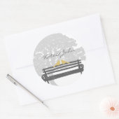 Vogels op een parkbank ronde sticker (Envelop)