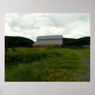 Vogels op een Rode Barn Poster