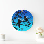 Vogels op een vertakking, zwart tegen het Blauw va Grote Klok (Huis)