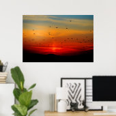 Vogels vliegen op zonsondergang, foto van foto's o poster (Thuiskantoor)