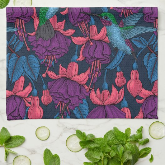 Vogeltuin in het paars en blauw theedoek (Gevouwen)