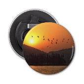 Vogelvliegen in de Sunset Sky boven het oostmeer Button Flesopener (Voorkant)