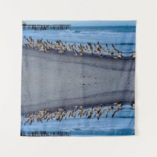 Vogelvogels nabij de oceaanbossing wandkleed (Voorkant)