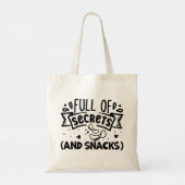Vol met geheimen en snacks, grappig tote bag (Achterkant)