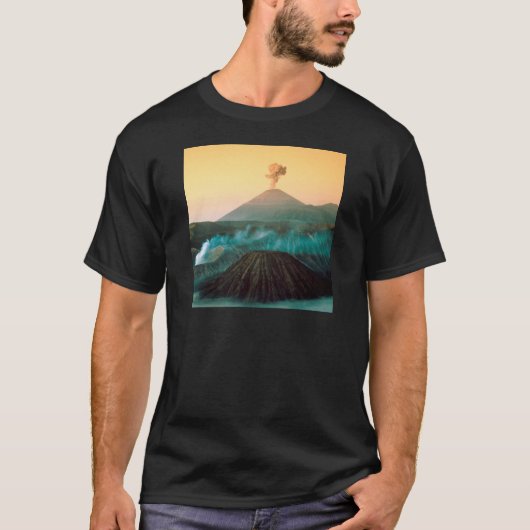 Volcano Indonesische uitbarsting T-shirt (Voorkant)