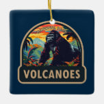 Volcanoes National Park Mountain Gorilla Travel Keramisch Ornament<br><div class="desc">Vulkanen vector artwork ontwerp. Het Volcanoes National Park is een stopcentrum voor alle Rwandese gorillasafari's die de meeste berggorilla's in het beschermingsgebied Virunga huisvesten.</div>