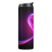 Volet roze neon lichttekening. Abstracte hartdood Thermosbeker (Gedraaid links)