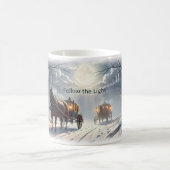 ❄️ Volg het Licht Winter Carriage Panoramic Mok (Center)
