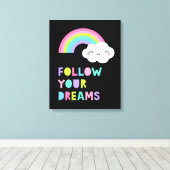 Volg je droombeeld en regenboogwolk canvas afdruk (Insitu (Houten vloer))