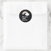 Volg je droombeeld en regenboogwolk ronde sticker (Tas)