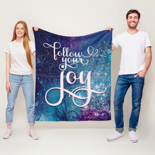 Volg je Joy - Aqua Affirmation Artistry Fleece Deken (In situ)