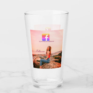 volg ons facebook gebruikersnaam social media foto glas