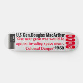 Volgende Oorlog UFOS Skateboard (Horizontaal)