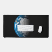 volle aarde met gesimuleerde wolken boven antarcti bureaumat (Keyboard & Muis)