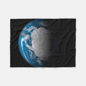 volle aarde met gesimuleerde wolken boven antarcti fleece deken (Voorkant (Horizontaal))