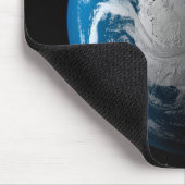 volle aarde met gesimuleerde wolken boven antarcti muismat (Hoek)