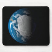 volle aarde met gesimuleerde wolken boven antarcti muismat (Voorkant)