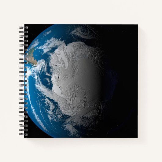 volle aarde met gesimuleerde wolken boven antarcti notitieboek (Voorkant)