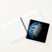 volle aarde met gesimuleerde wolken boven antarcti notitieboek (Binnen)