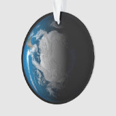 volle aarde met gesimuleerde wolken boven antarcti ornament (voorkant)