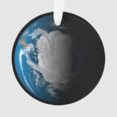 volle aarde met gesimuleerde wolken boven antarcti ornament (voorkant)