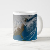 Volle Aarde met gesimuleerde wolken boven Noord-Am Grote Koffiekop (Voorkant rechts)