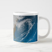 Volle Aarde met gesimuleerde wolken boven Noord-Am Grote Koffiekop (Rechts)