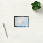 Volle Aarde met gesimuleerde wolken boven Noord-Am Post-it® Notes (Kantoor)