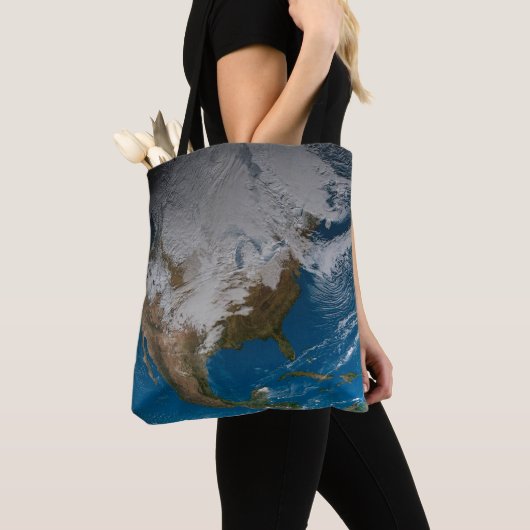 Volle Aarde met gesimuleerde wolken boven Noord-Am Tote Bag (Dichtbij)