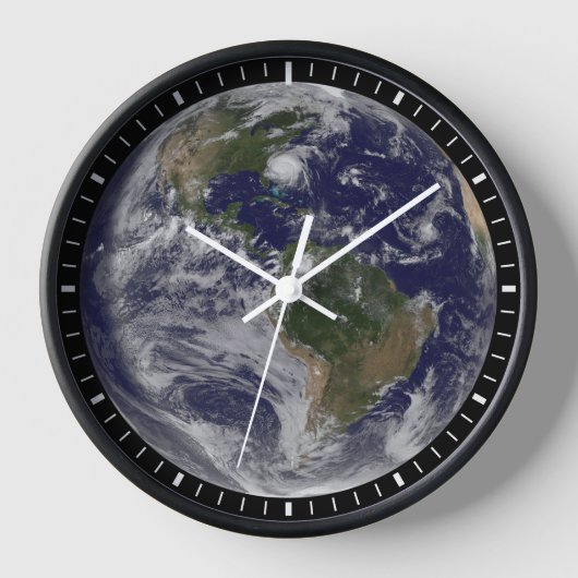 Volle aarde met orkaan Irene aan de oostkust. (Voorkant)