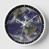 Volle aarde met orkaan Irene over de Bahama's. (Voorkant)