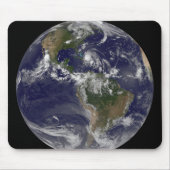 Volle aarde met orkaan Irene over de Bahama's. Muismat (Voorkant)