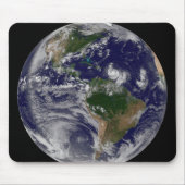 Volle aarde met tropische Stormen in de Atlantisch Muismat (Voorkant)