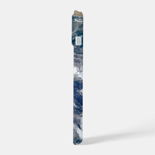 Volle aarde toont het oostelijk halfrond. iPhone 15 case (Linkerkant)