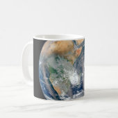 Volle aarde toont het oostelijk halfrond. koffiemok (Voorkant links)