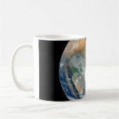 Volle aarde toont het oostelijk halfrond. koffiemok (Links)