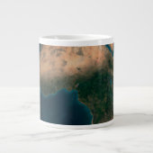 Volle aarde vanuit de ruimte boven het Afrikaanse Grote Koffiekop (Voorkant)